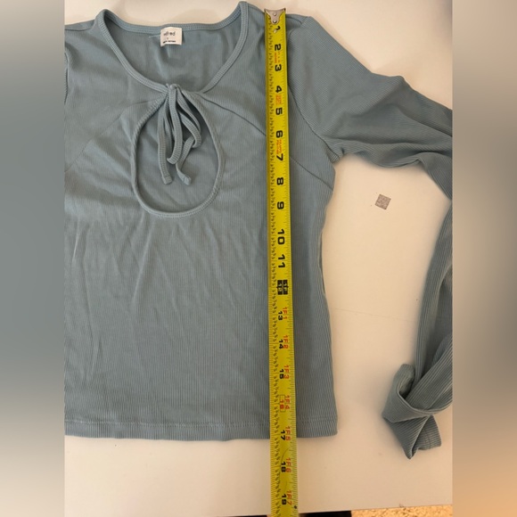 Aritzia Wilfred Harlequin Longsleeve Keyhole Top S - Picture 9 of 11